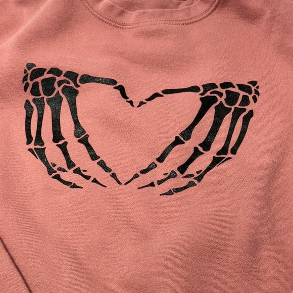 Skeleton Hands Heart Sweatshirt Spooky Swift Sweatshirt L - Picture 2 of 11